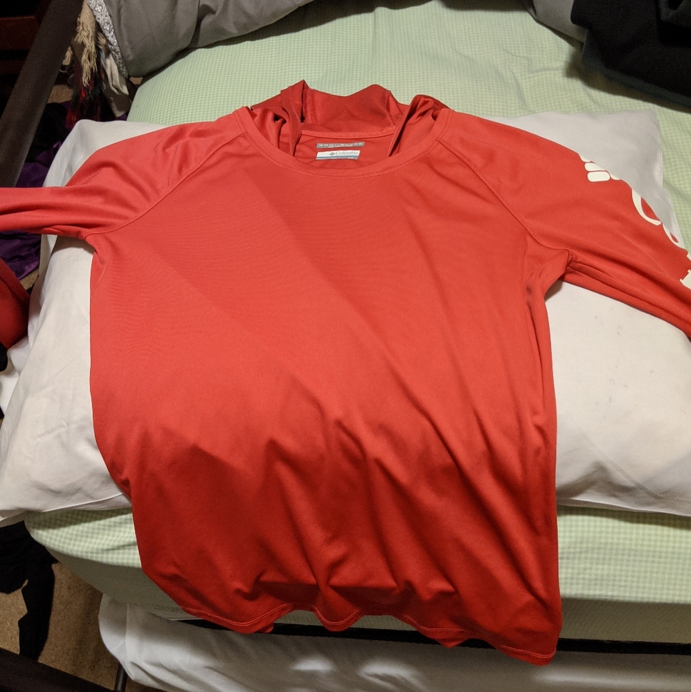 Hooded athletic shirt